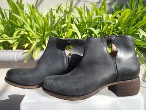 OluKai LEHUA, Antiqued Full Grain Leather Ankle Boot Bootie, Black US7 SOLD OUT - Picture 1 of 12
