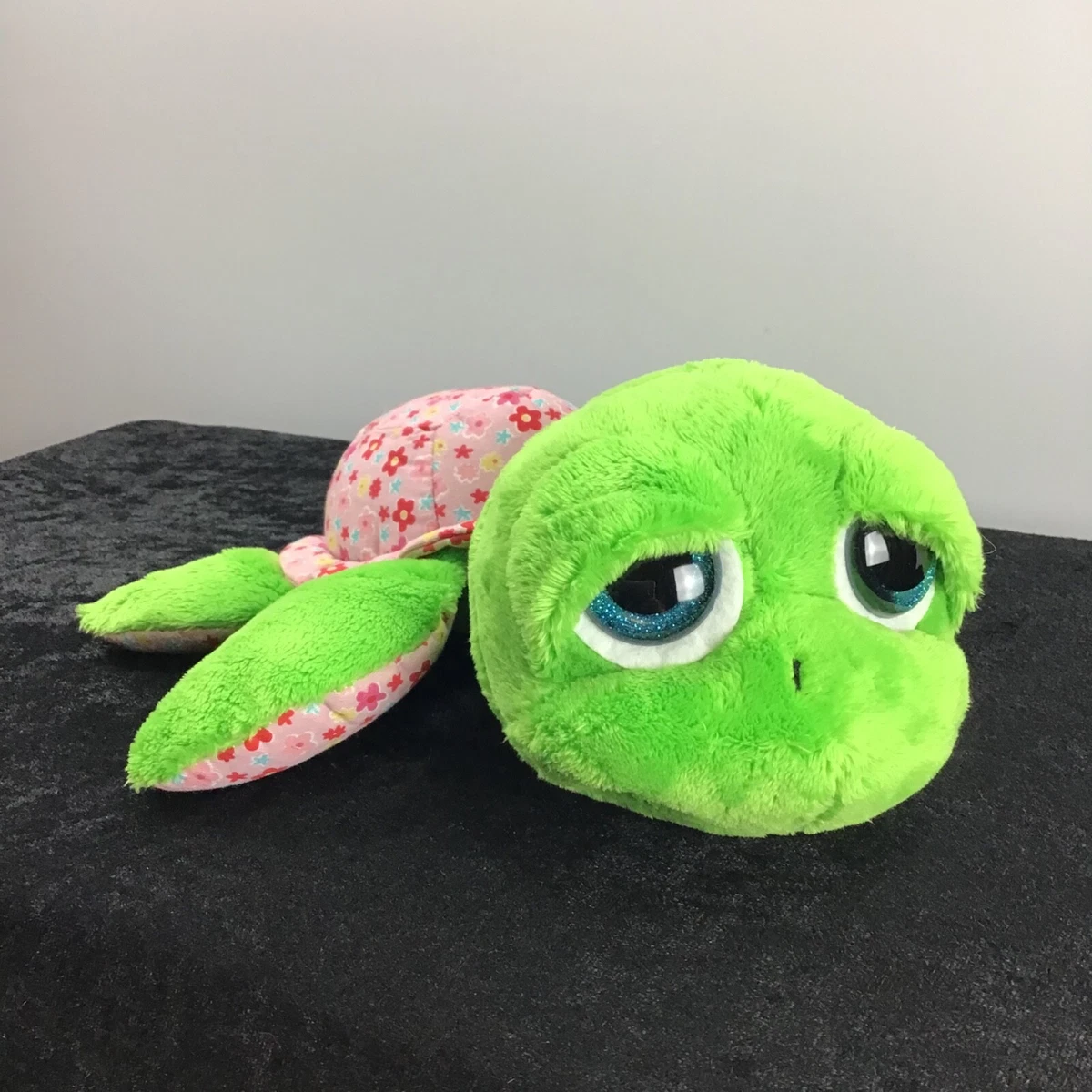 Suki Gifts Schildkröte 'Mo' Mit Jeanspanzer – 15 Cm, Aus Weichem Caress-Material, Blaue Farbe