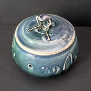 Studio Pottery Potpourri Jar Intricate Frog Lid Lovely Blue Green Glaze *READ* - Picture 1 of 9
