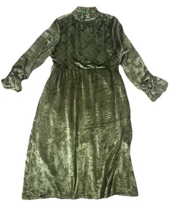 Emily Lovelock Dress Size L Green Mid Length Gold Heart Buttons Zip Close BNWT - Picture 1 of 10