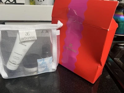 Lote de 2 Arbonne - Resultados Derm de viaje con bolsa y crema de manos de albaricoque - Nuevo Foto 1 de 3