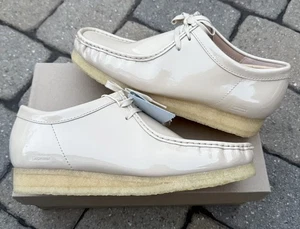 Supreme x Clarks Originals Patent Leather Wallabee-Beige-Size US 11M-Ships Now! - Picture 1 of 6