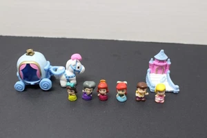 8 Different Small Rubber Figures from Disney's Cinderella - Picture 1 of 9