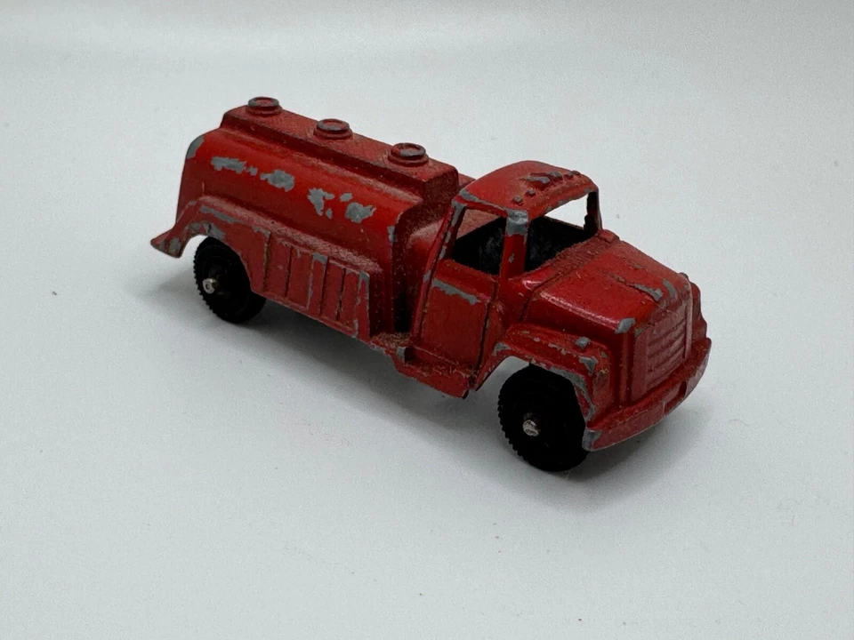 Brinquedo Tootsie caminhão combustível brinquedo tanque de água vermelho fundido Chicago EUA vintage - Imagem 1 de 4