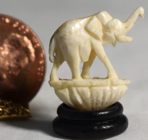 PUPPENHAUS MINIATUR handgeschnitzt Knochen ELEFANT Holz Ständer Statue Figur Regal - Bild 1 von 2