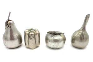 Kirk Stieff 4 piece Pewter Apple Pear Onion Pepper Salt & Pepper Shaker Vintage - Imagen 1 de 4