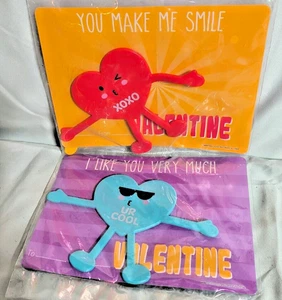 4 Pack Valentine Cards And Bendable Toys Included In The Shape Of Hearts New - Picture 1 of 2
