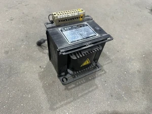 Transformador tipo seco Suenn Liang SP-TBSW 0,644 kVA Pri 220/440 V Sec 110/24 V 1 PH - Imagen 1 de 2