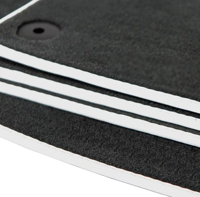 Alfombrillas de terciopelo Audi A5 / S5 / RS5 Coupé 2018-2025 - F53 - bordes plateados Foto 1 de 4