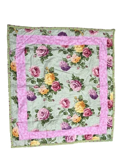 Bezaubernde rosa grüne Blumen Rosen Quilt Babydecke 29x32 - Bild 1 von 6