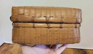 Cesta de paja rectangular tejida vintage con tapa 8 "X 4" X 4" PRIM decoración de granja - Imagen 1 de 7