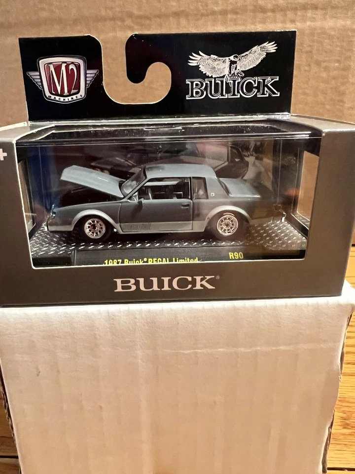 M2 Machines Detroit Muscle 1970 Ford Torino GT 429 CJ Car Model - 1:64