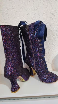 ​💜 Irregular Choice Luna Brillo Púrpura Botas - Reino Unido 3 / UE 36 - ¡Sin usar! - Imagen 1 de 4
