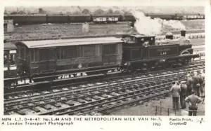 Postal ferroviaria transporte de Londres 0-4-4T L44 + furgoneta de leche metropolitana Pamlin M894 - Imagen 1 de 1