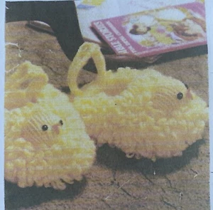 Vintage Knitting Pattern For Toddlers Slippers. Double Knit Sole Measures 12cm - Picture 1 of 1