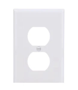 1-Gang White Plastic Duplex Wall Plate Outlet Cover Standard Size Free Shipping - Picture 1 of 3