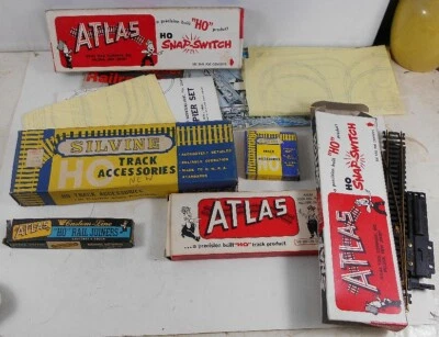 Lot of Vintage 1960's Atlas HO Train Switches X Cross in Nice boxes - Image 1 of 4