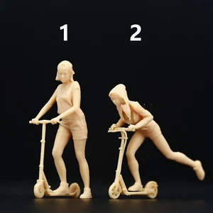 Modellino in miniatura 1:64 1:43 Scooter Girl scena oggetti di scena per auto veicoli - Foto 1 di 9