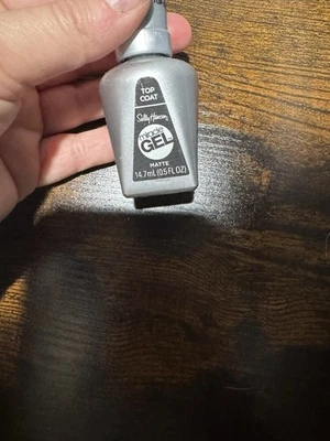 Sally Hansen Miracle Gel Mate Top Coat 102, Larga Duración, No Necesita Lámpara UV Foto 1 de 4