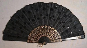 Ventilador de mano asiático de plástico y tela negro, blanco y dorado 17x9 - Imagen 1 de 8