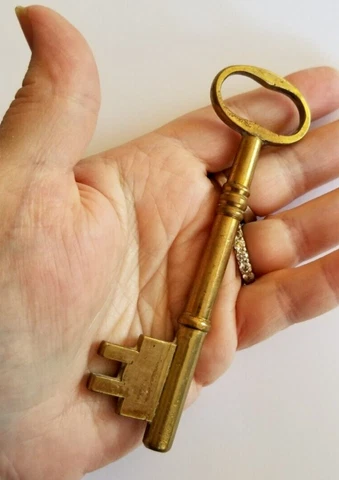 Large Antique Brass Skeleton Key 4.5" Long Cover
