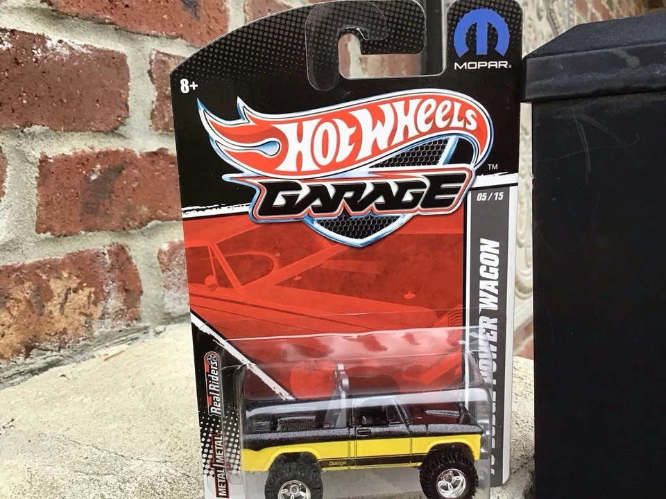 Dodge Power Wagon 70 Hot Wheels Garage amarillo 05/15 RARO. 🔥🔥 Foto 1 de 4