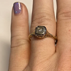 Antiguo anillo de compromiso de diamantes de oro amarillo de 14 quilates tamaño 7, 1,8 gramos, 0,10 TCW - Imagen 1 de 8