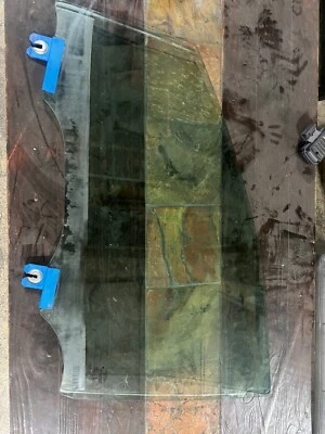 Chrysler Pacifica 2017-2024 puerta delantera izquierda lado del conductor ventana vidrio OEM Foto 1 de 2