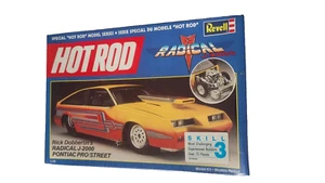REVELL 1/25 Rick Dobbertins Radical J-2000 Pontiac Pro Street Model Kit - Imagen 1 de 4