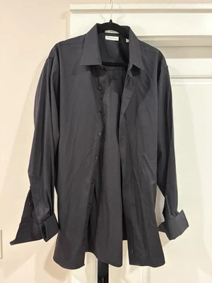 Camisa de vestir Kenneth Cole New York para hombre a rayas gris/negro con botones gemelos Foto 1 de 2