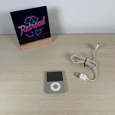 Apple iPod Nano 3rd Generation 4GB Silver with 30 pin connector, Working, A1236 - Image 1 of 4