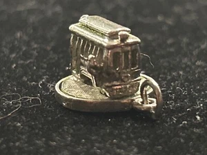 STERLING SILVER 3D DETAILED & TEXTURED TROLLEY / STREETCAR DANGLE CHARM - Picture 1 of 7
