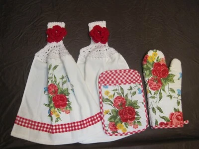 (4 piezas) Juego de cocina Pioneer Woman Crochet Top, toallas, soporte para olla, rosa dulce Foto 1 de 4