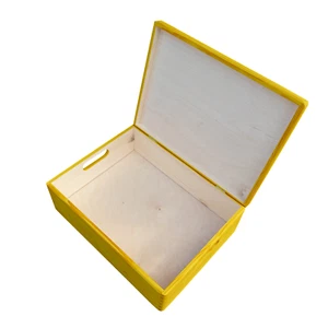 GROSSE HOLZKISTE / SPIELZEUGKISTE 40x30x13,5cm MIT GRIFFEN IN GELBER FARBE - Bild 1 von 4