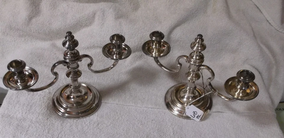 Circa 1820 candelabros de plata de ley de Sheffield, Inglaterra Foto 1 de 4
