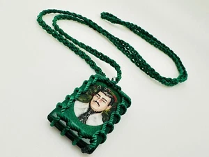 Jesus Malverde Escapulario De Madera Hilo Verde Y Reversible - Picture 1 of 2