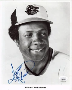 Frank Robinson Baseball HOF Signed 8x10 Photo with JSA COA - Picture 1 of 2