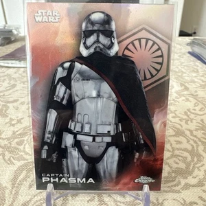 2025 Topps Chrome Star Wars  RAINBOW REFRACTOR CE-8 / CAPTAIN PHASMA - Picture 1 of 2