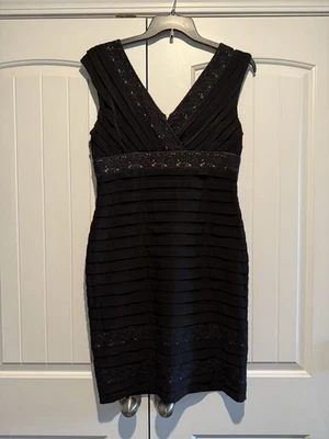 Adrianna Papell Black V-neck Form Fitting Evening Party Cocktail Dress Size 12 - Image 1 of 4