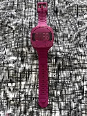 Reloj Digital Nixon "Big Time" The Dash 50M Impactante Rosa Funcionando. Batería nueva  Foto 1 de 4