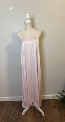 Платье макси PJ Harlow мягкое розовое атласное размер S  - Изображение 1 из 4
