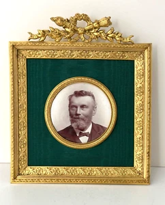 EXQUISITE FRENCH C 1889 ANTIQUE BRONZE FRAME - Picture 1 of 6