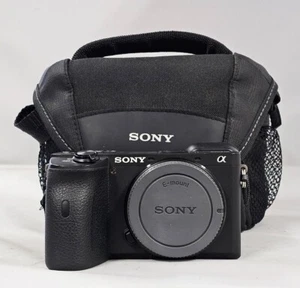 #Sony Alpha a6600 24.2MP Mirrorless Camera-(13\K COUNT) (S/N 5471257)+ SONY BAG - Picture 1 of 1