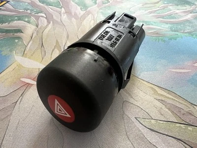 Interruttore luce pericolo Lotus A340M6016F - Immagine 1 di 3