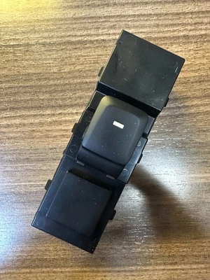 全新 原始设备制造商 HYUNDAI SONATA / 混合 2015 - 2019 年 前乘客车窗开关 — 第 1/4 张图片