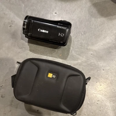 Canon Vixia Digital HD Video Camera Recorder HFM40 - Image 1 of 4