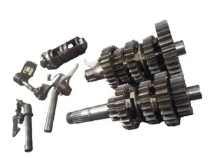 SUZUKI DR750 1988 GEAR BOX TRANSMISSION SHAFTS GEARS FORKS DRUM SHIFTER 12767 - Imagen 1 de 12
