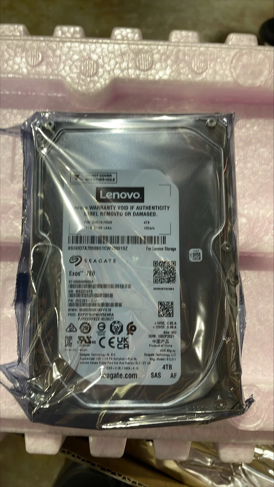 LENOVO SEAGATE EXOS 7E8 ST4000NM005A 4TB SAS 12GB HD SHD7A70509-13-CT  - Image 1 of 1