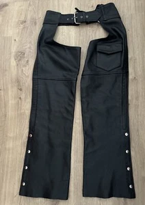 Gorras de cuero artesanales MOB para motocicleta talla PEQUEÑA grandes broches de presión unisex - Imagen 1 de 9