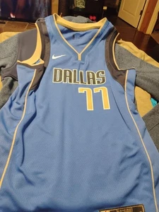 Nike Icon Swingman NBA Dallas Mavericks Luka Doncic #77 XXL Jersey - Picture 1 of 11